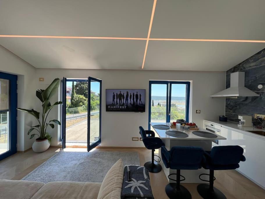 Sea View 2 Bedroom Apartment Portoroz Exterior photo